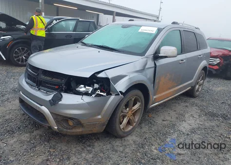 2017 Dodge Journey Crossroad Plus z USA, uszkodzony, nr VIN 3C4PDCGG9HT708656